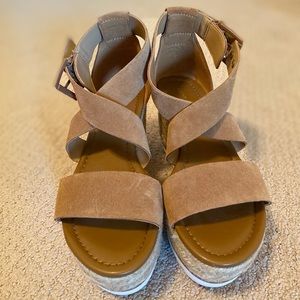 MARC FISHER PLATFORM SANDALS